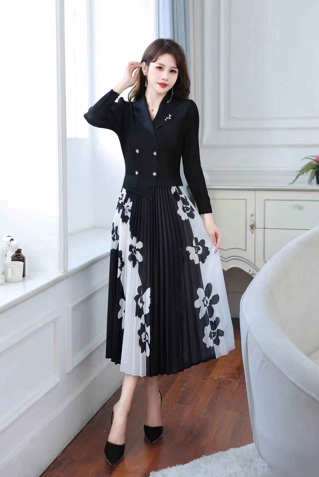 ĐẦM DẬP LY CỔ VEST CHÂN HOA D109